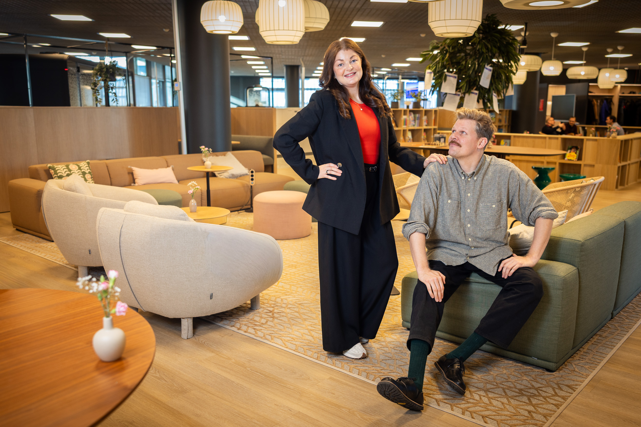 Sanoman vastuullisuuspäällikkö Eveliina Nygren ja Sanoma Pron kustannustoimittaja Jussi Nygren ovat sisaruksia.